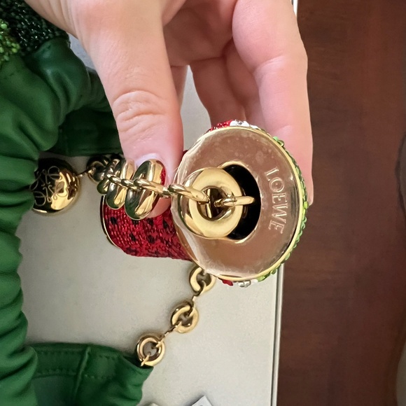 LOEWE Squeeze Mini Green Beaded Leather Bag - Limited Fruit Edition - Picture 12 of 15